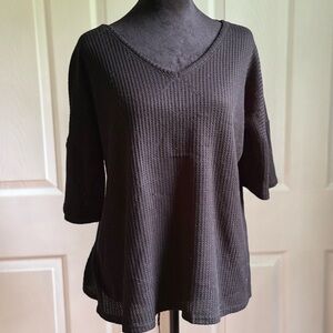 Women's Top | 3/4 Sleeve Top | Hesed | Size Medium |